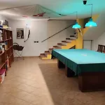 Casa Caginia 300mqgiardinopalestra E Biliardo Feriehus Tigliole