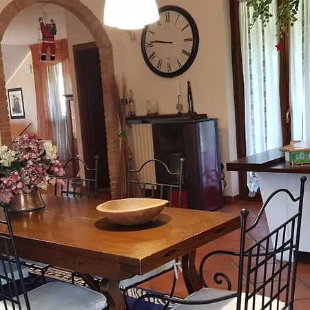 Casa Caginia 300mqgiardinopalestra E Biliardo Holiday home Tigliole