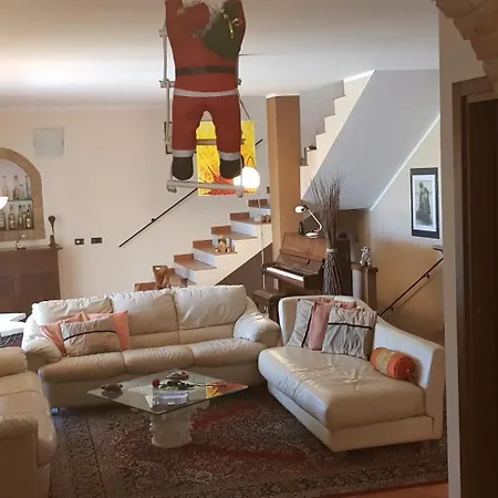 Holiday home Casa Caginia 300mqgiardinopalestra E Biliardo *