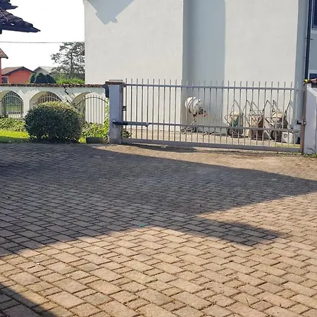 Casa Caginia 300mqgiardinopalestra E Biliardo Holiday home Tigliole