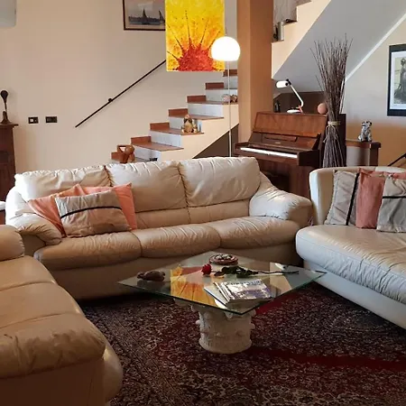Holiday home Casa Caginia 300mqgiardinopalestra E Biliardo