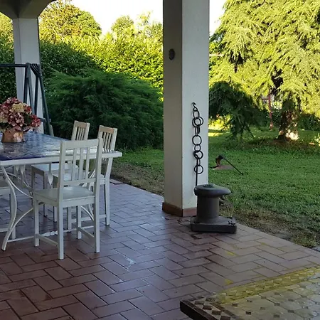 Casa Caginia 300mqgiardinopalestra E Biliardo Holiday home