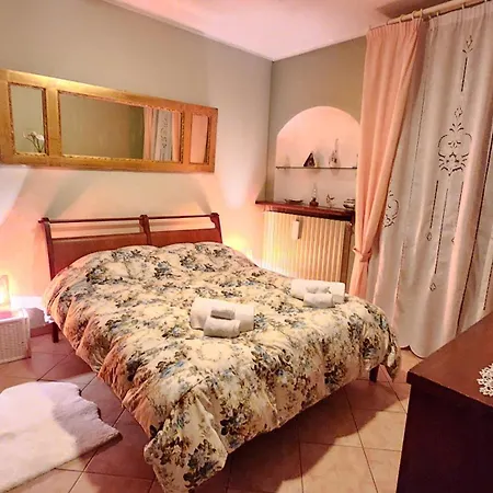 Casa Caginia 300mqgiardinopalestra E Biliardo Ferienhaus Tigliole