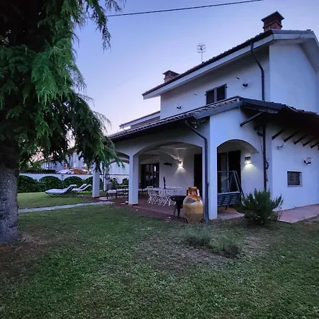 Casa Caginia 300mqgiardinopalestra E Biliardo Prázdninový dům Tigliole