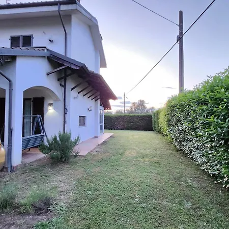 Casa Caginia 300mqgiardinopalestra E Biliardo Holiday home *