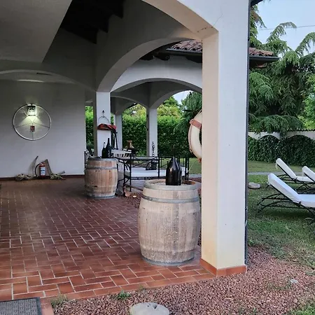 Casa Caginia 300mqgiardinopalestra E Biliardo Ferienhaus
