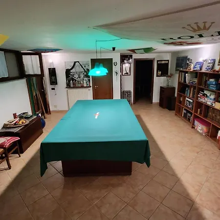 Casa Caginia 300mqgiardinopalestra E Biliardo Ferienhaus Tigliole