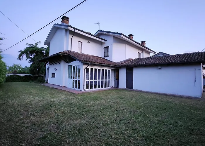 Casa Caginia 300mqgiardinopalestra E Biliardo Holiday home