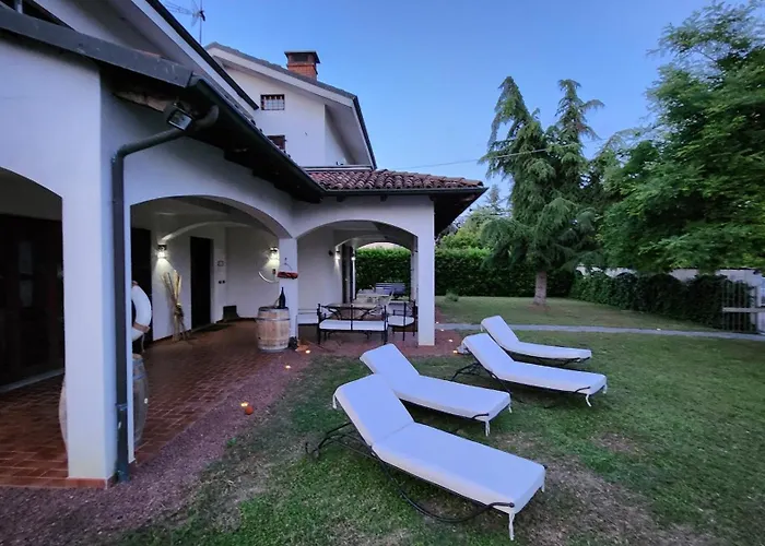 Prázdninový dům Casa Caginia 300mqgiardinopalestra E Biliardo *