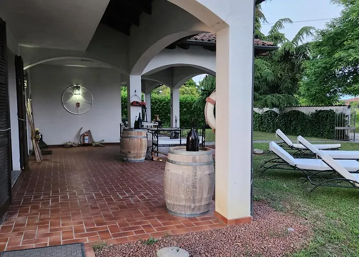 Casa Caginia 300mqgiardinopalestra E Biliardo Prázdninový dům