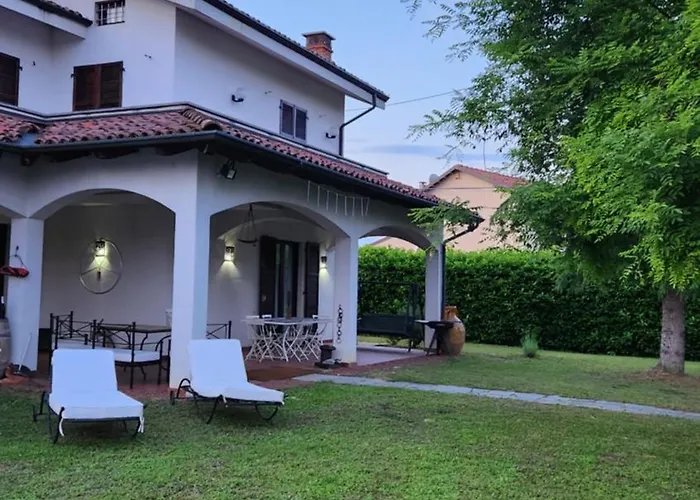 Prázdninový dům Casa Caginia 300mqgiardinopalestra E Biliardo