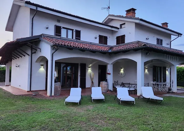 Holiday home Casa Caginia 300mqgiardinopalestra E Biliardo Tigliole