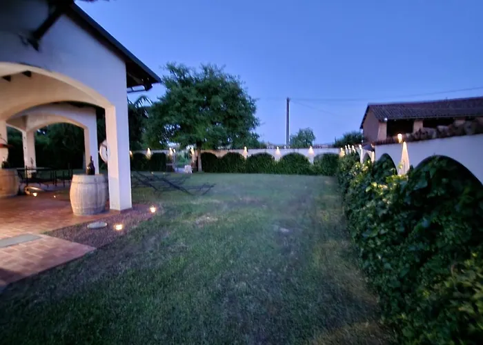 Casa Caginia 300mqgiardinopalestra E Biliardo Prázdninový dům Tigliole